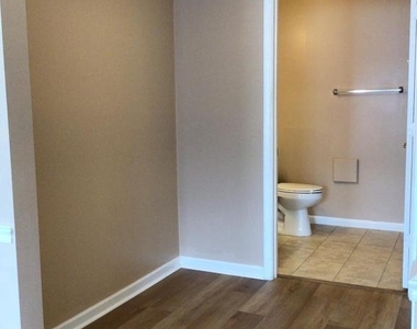 8941 Town Center Cir - Photo Thumbnail 13