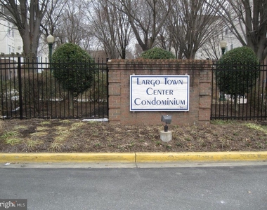 8941 Town Center Cir - Photo Thumbnail 35