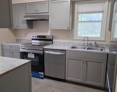 213 Biddle Road - Photo Thumbnail 8