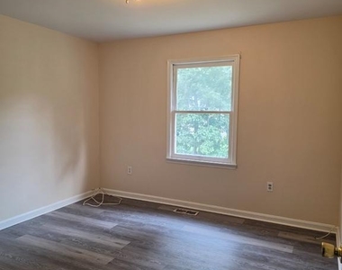 213 Biddle Road - Photo Thumbnail 15