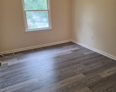 213 Biddle Road - Photo Thumbnail 11