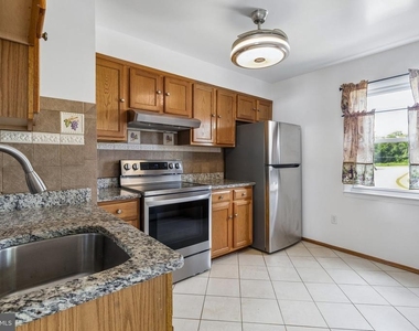 6409 Whitwell Court - Photo Thumbnail 5