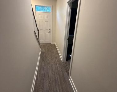 4906 Crest View Drive - Photo Thumbnail 4