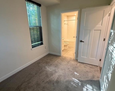 4906 Crest View Drive - Photo Thumbnail 5
