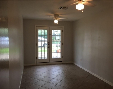 5302 Avenue G - Photo Thumbnail 10