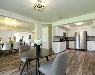 730 Vanguard St - Photo Thumbnail 15