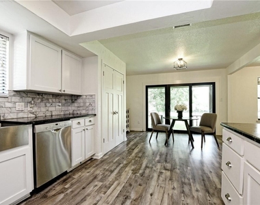 730 Vanguard St - Photo Thumbnail 5