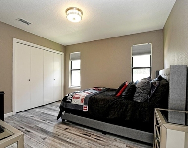 730 Vanguard St - Photo Thumbnail 4