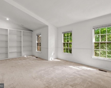 11017 Cedarwood Drive - Photo Thumbnail 13