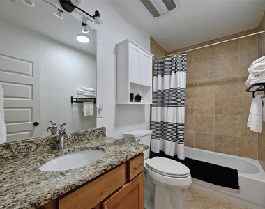 1301 Newning Ave - Photo Thumbnail 5