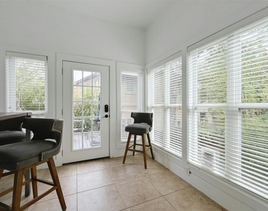 1301 Newning Ave - Photo Thumbnail 10