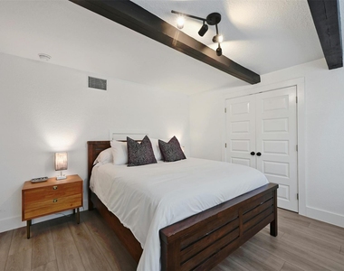 1301 Newning Ave - Photo Thumbnail 18
