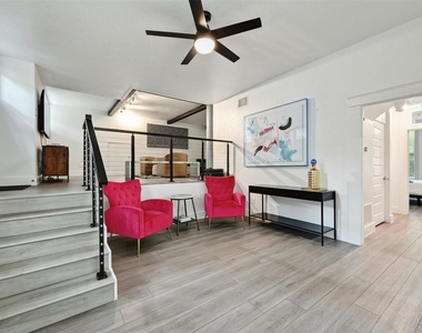 1301 Newning Ave - Photo Thumbnail 2