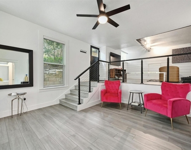 1301 Newning Ave - Photo Thumbnail 3