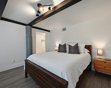 1301 Newning Ave - Photo Thumbnail 19
