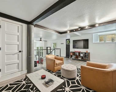 1301 Newning Ave - Photo Thumbnail 1