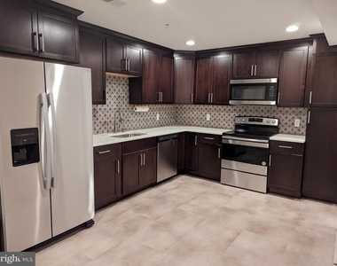 16216 Coolidge Avenue - Photo Thumbnail 5