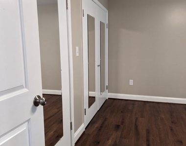 16216 Coolidge Avenue - Photo Thumbnail 11
