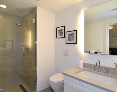 8302 Woodmont Avenue - Photo Thumbnail 13