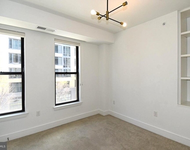 8302 Woodmont Avenue - Photo Thumbnail 33