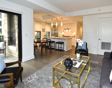 8302 Woodmont Avenue - Photo Thumbnail 5
