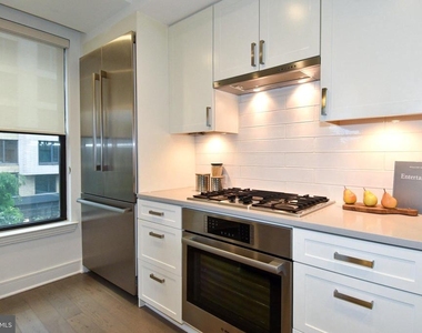 8302 Woodmont Avenue - Photo Thumbnail 7