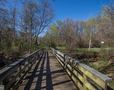 921 Hillside Lake Terrace - Photo Thumbnail 13