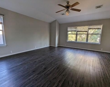1207 Heritage Hill Cv - Photo Thumbnail 5
