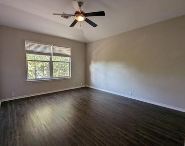 1207 Heritage Hill Cv - Photo Thumbnail 4
