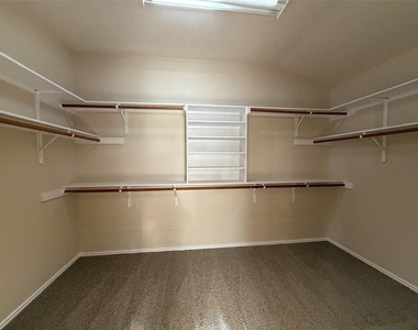 3403 Rod Carew Dr - Photo Thumbnail 9