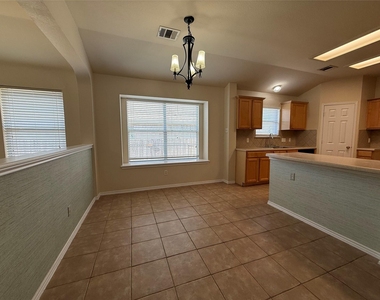 3403 Rod Carew Dr - Photo Thumbnail 5