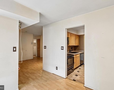 6005 Majors Lane - Photo Thumbnail 9