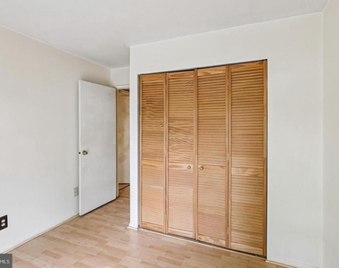 6005 Majors Lane - Photo Thumbnail 14