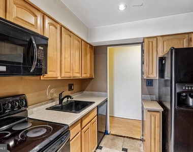6005 Majors Lane - Photo Thumbnail 10