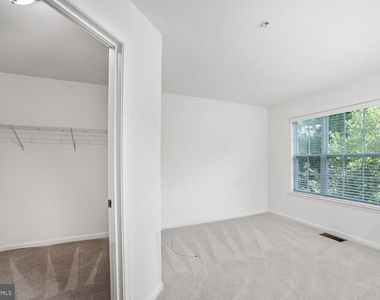 7872 River Rock Way - Photo Thumbnail 6