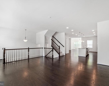 7872 River Rock Way - Photo Thumbnail 2