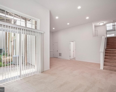 7872 River Rock Way - Photo Thumbnail 12
