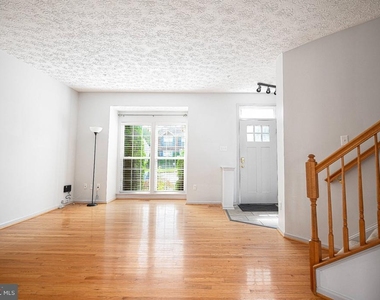 416 Mayapple Court - Photo Thumbnail 6