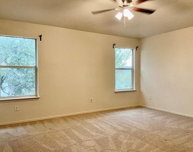 3590 Rock Shelf Ln - Photo Thumbnail 16