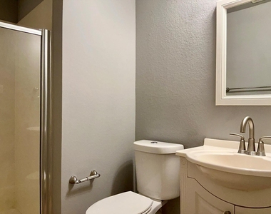 3590 Rock Shelf Ln - Photo Thumbnail 4