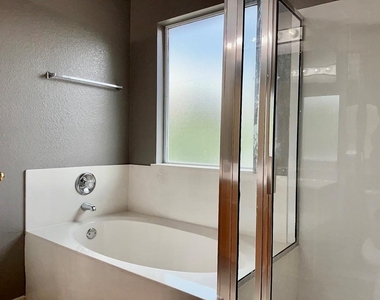 3590 Rock Shelf Ln - Photo Thumbnail 19