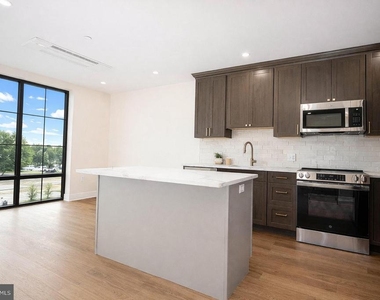 128 N Bond Street - Photo Thumbnail 21