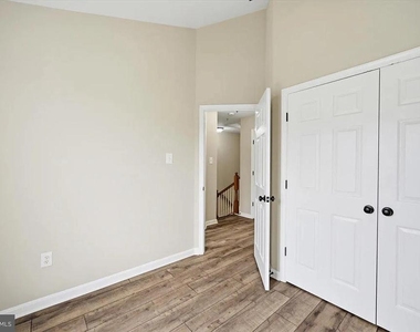 3706 Singleton Terrace - Photo Thumbnail 16