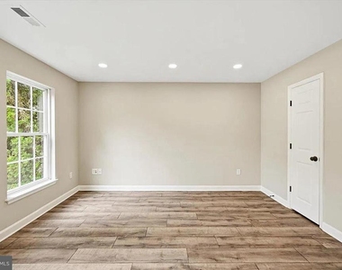 3706 Singleton Terrace - Photo Thumbnail 13