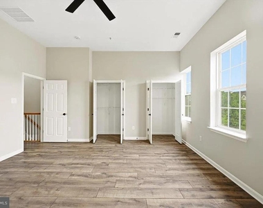 3706 Singleton Terrace - Photo Thumbnail 10
