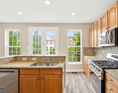 3706 Singleton Terrace - Photo Thumbnail 7