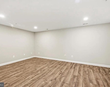 3706 Singleton Terrace - Photo Thumbnail 24