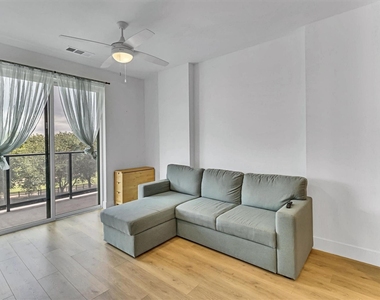 1701 Simond Ave - Photo Thumbnail 15