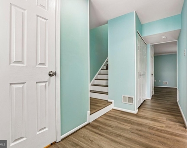 6914 Alex Court - Photo Thumbnail 8