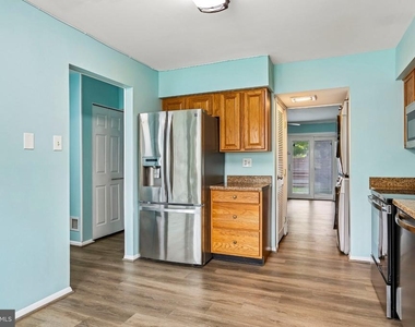6914 Alex Court - Photo Thumbnail 11